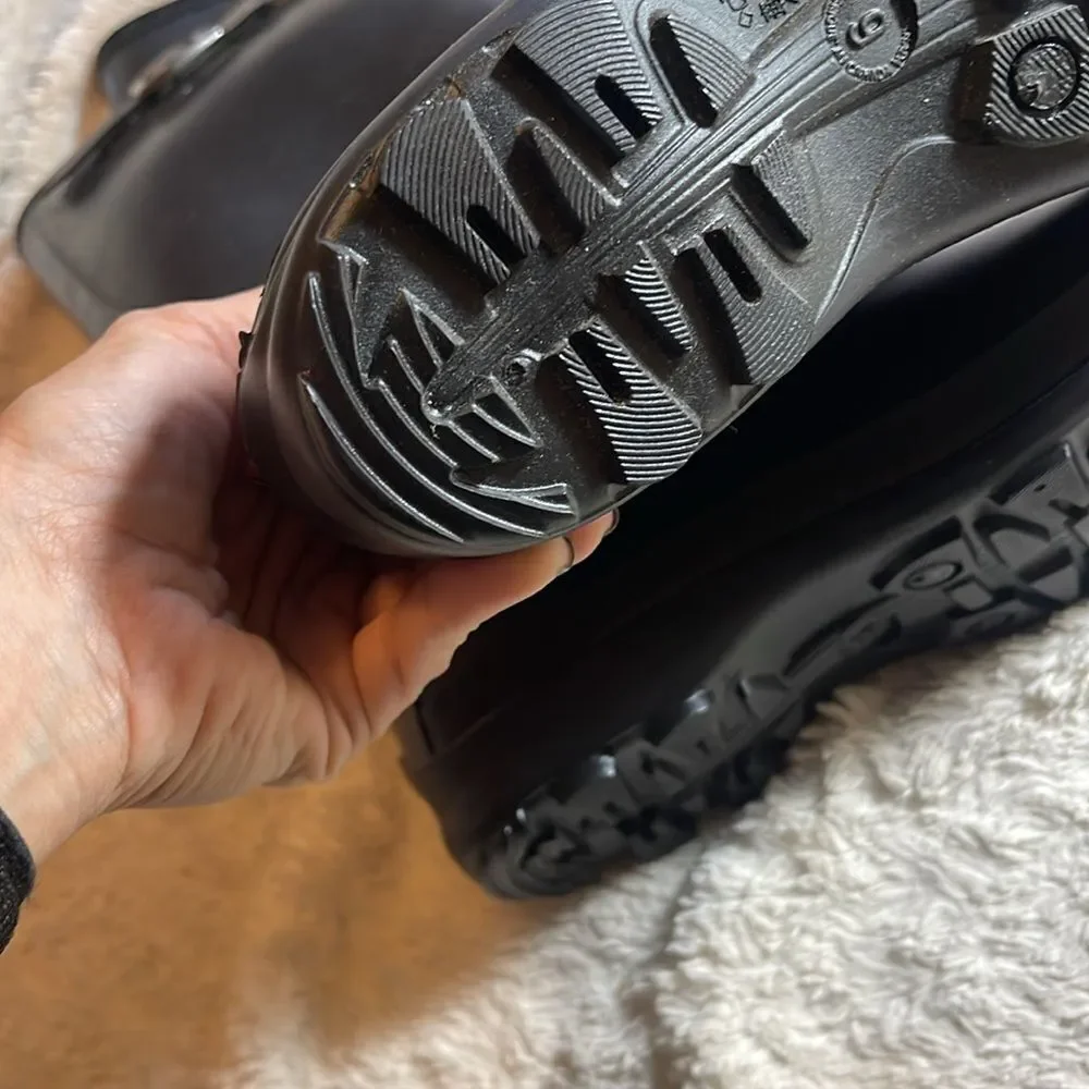 Men’s midcalf kamik rain boots size 6